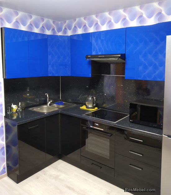 Кухня синяя с черным